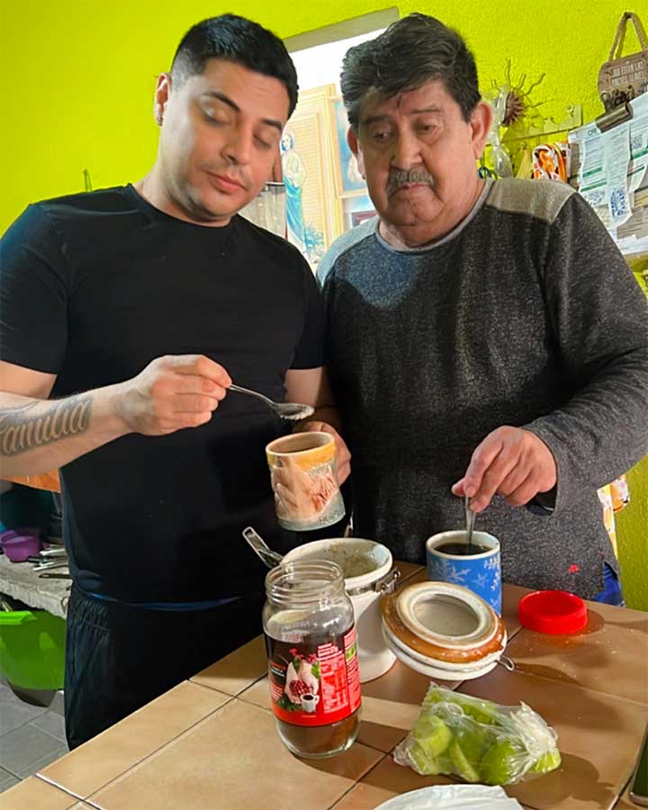 Eduin Caz, rancho, abuelos