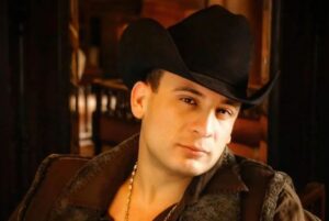 cantante-de-vete-ya-valentin-elizalde