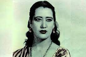 5.- Lucha Reyes