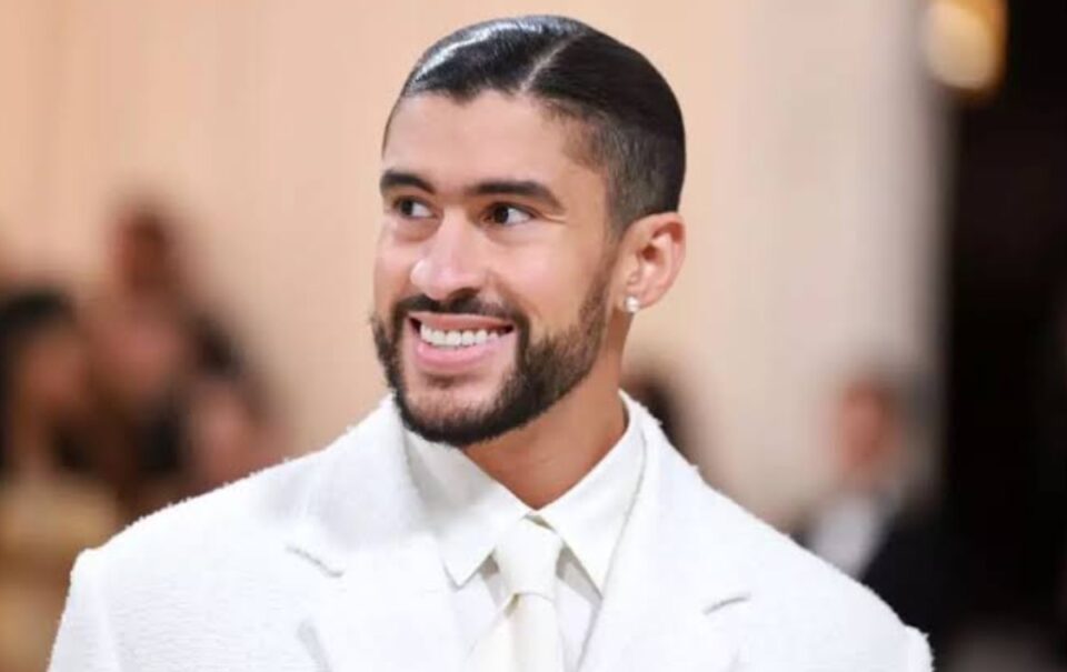¿Quién es el hombre que abrazó a Bad Bunny en antro gay?