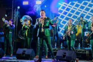 Banda Los Recoditos sufre intento de asalto en carretera